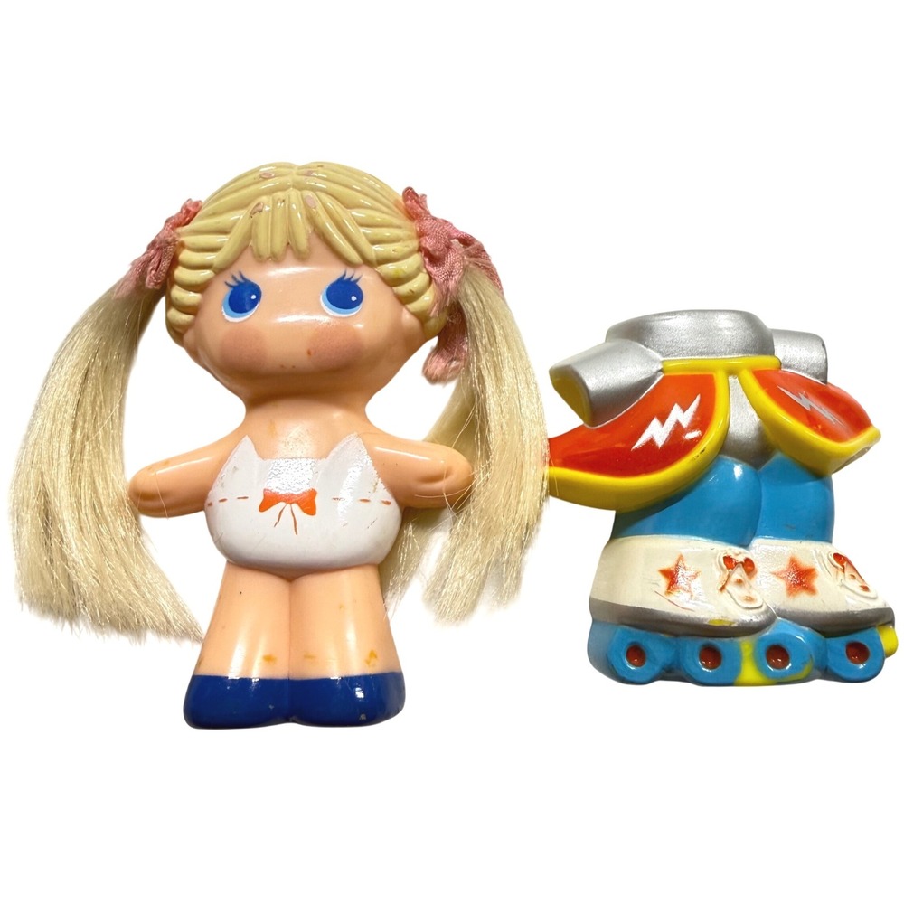 Vintage 1979 KTC Knickerbocker Dolly Pops Roller Skating Girl Clip On Blonde  3"